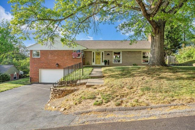 2421 Mount Vernon RD, Roanoke, VA 24015