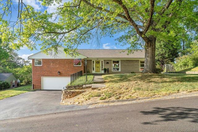 2421 Mount Vernon RD, Roanoke, VA 24015