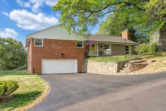 2421 Mount Vernon RD, Roanoke, VA 24015