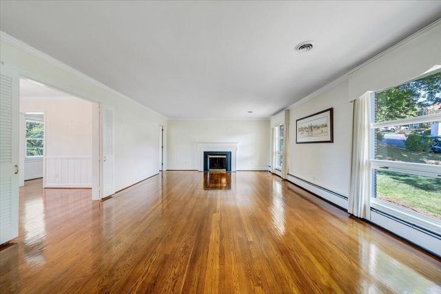 2421 Mount Vernon RD, Roanoke, VA 24015