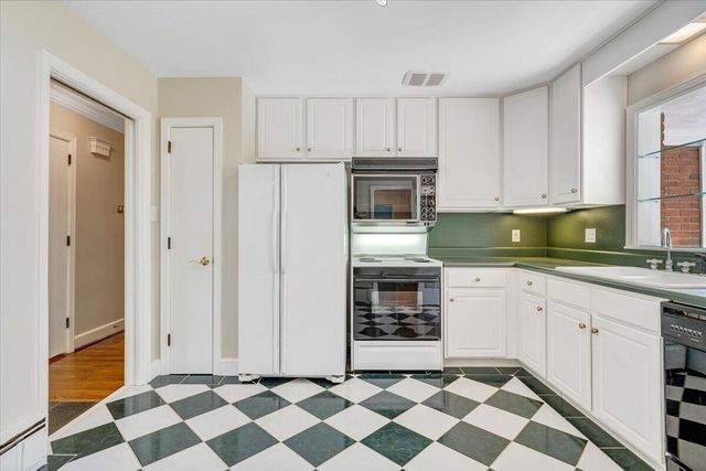 2421 Mount Vernon RD, Roanoke, VA 24015