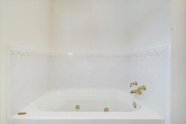 2421 Mount Vernon RD, Roanoke, VA 24015