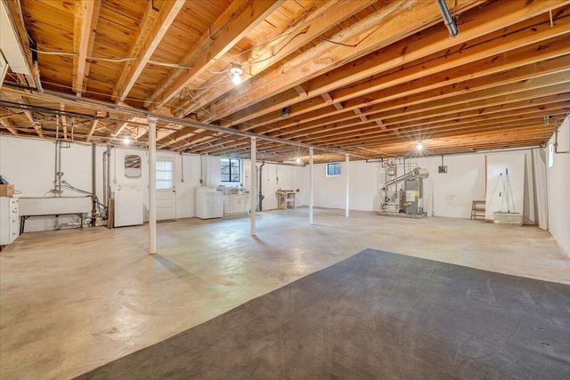 2421 Mount Vernon RD, Roanoke, VA 24015
