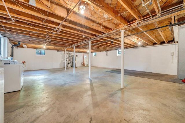 2421 Mount Vernon RD, Roanoke, VA 24015