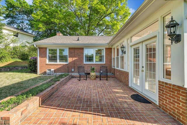 2421 Mount Vernon RD, Roanoke, VA 24015