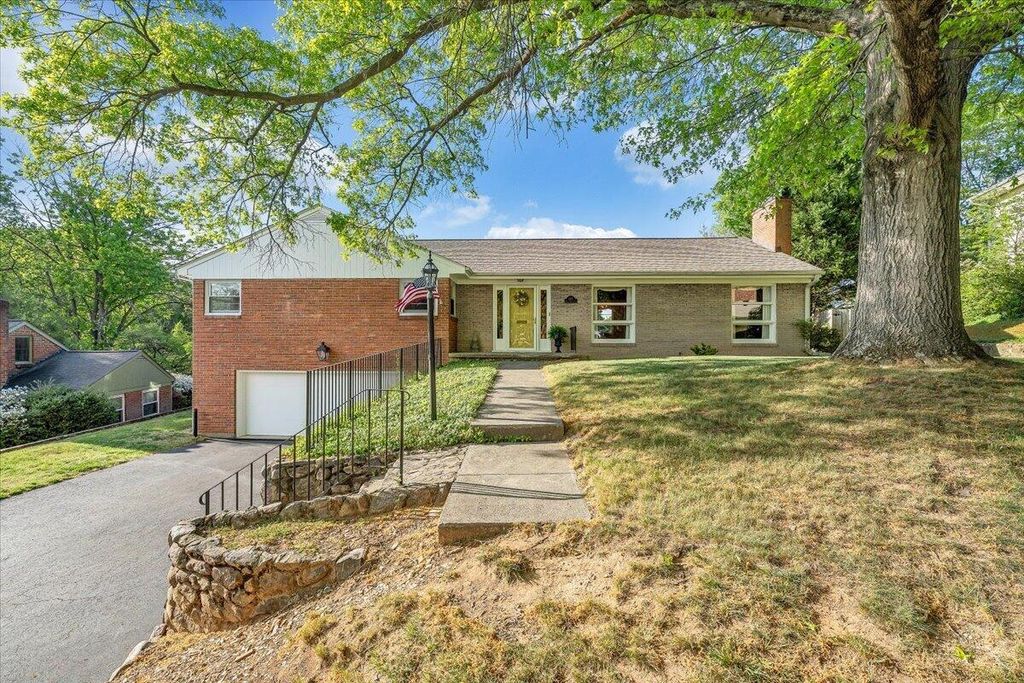 2421 Mount Vernon RD, Roanoke, VA 24015