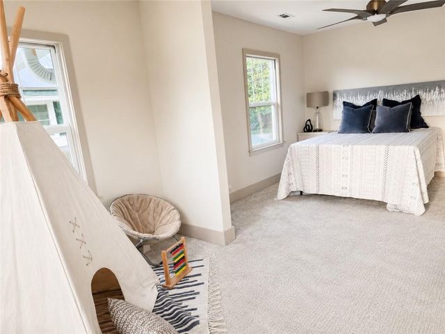 5840 Mcgee Street, Kansas City, MO 64113
