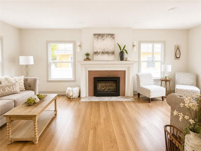 5840 Mcgee Street, Kansas City, MO 64113