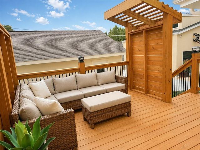 5840 Mcgee Street, Kansas City, MO 64113