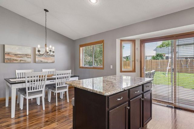 1049 Bonnieview Drive, Woodbury, MN 55129