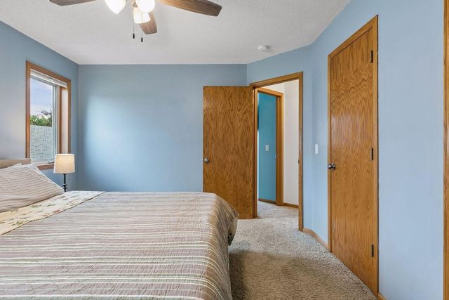 1049 Bonnieview Drive, Woodbury, MN 55129