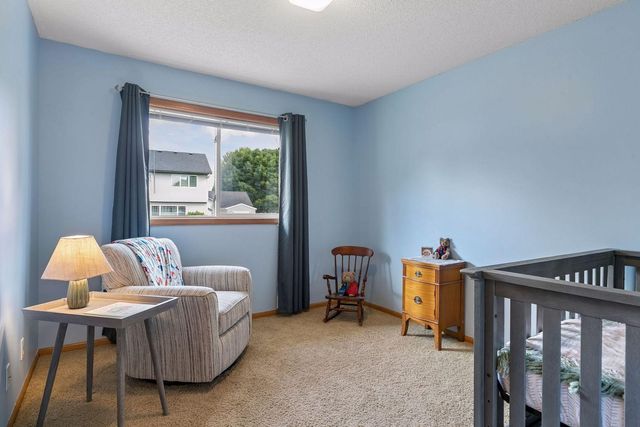 1049 Bonnieview Drive, Woodbury, MN 55129