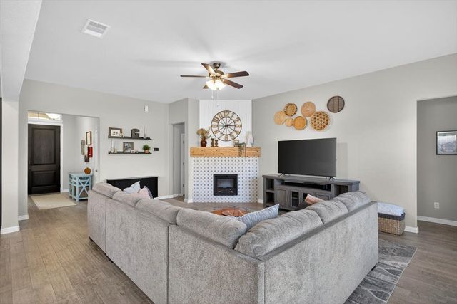 4409 Terraview Drive, Arlington, TX 76001