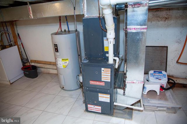 2548 N LEE ST, Philadelphia, PA 19125