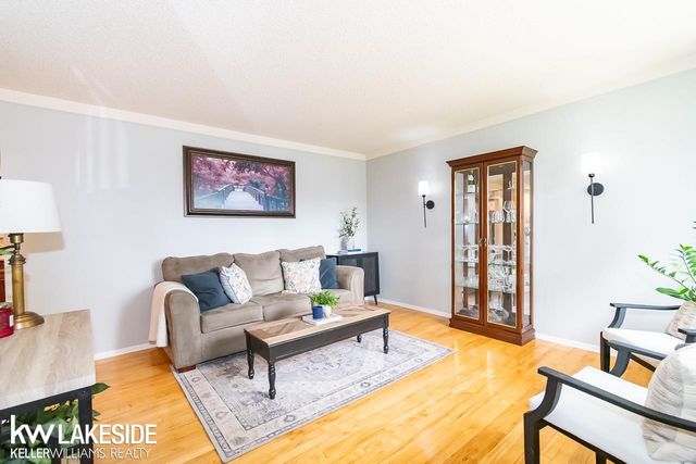 18530 Bittersweet Street, Fraser, MI 48026