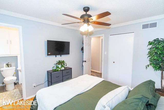 18530 Bittersweet Street, Fraser, MI 48026