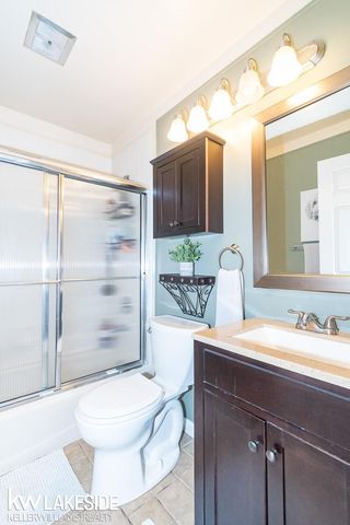 18530 Bittersweet Street, Fraser, MI 48026