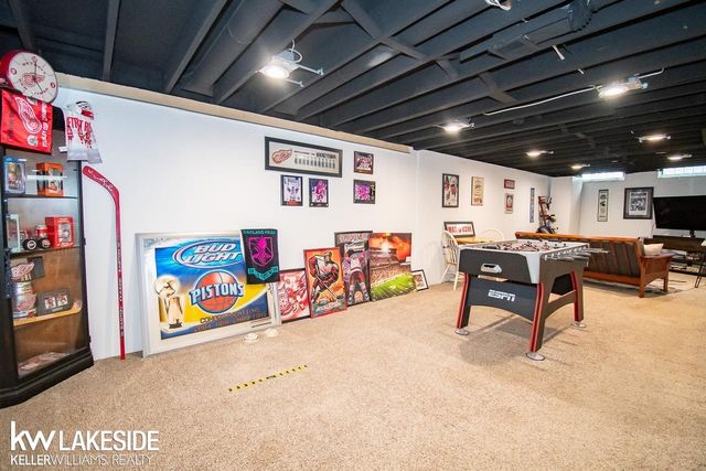 18530 Bittersweet Street, Fraser, MI 48026