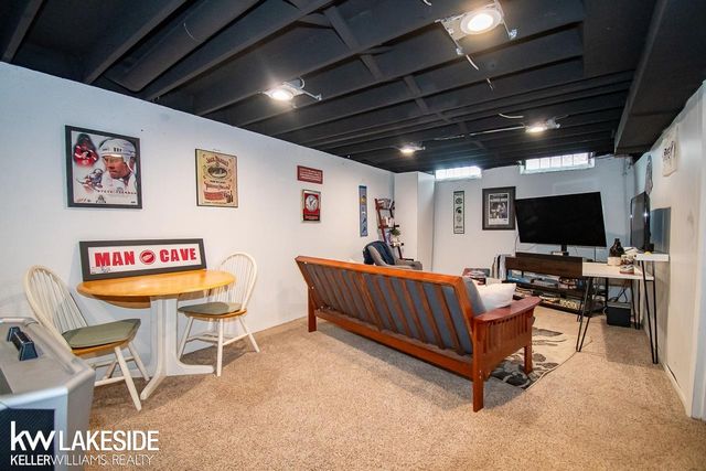 18530 Bittersweet Street, Fraser, MI 48026