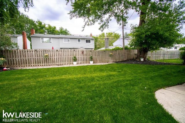 18530 Bittersweet Street, Fraser, MI 48026