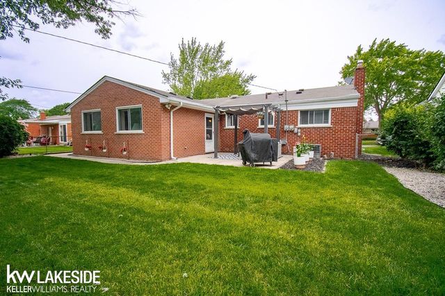 18530 Bittersweet Street, Fraser, MI 48026