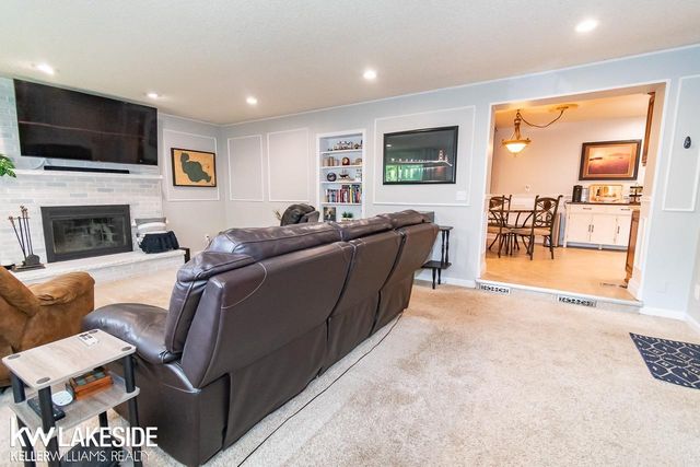 18530 Bittersweet Street, Fraser, MI 48026
