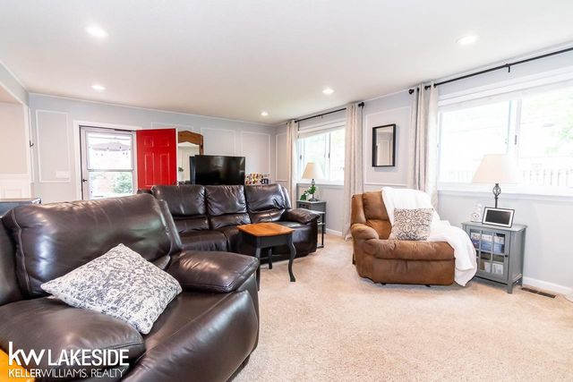 18530 Bittersweet Street, Fraser, MI 48026