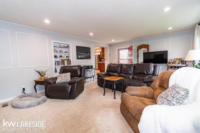 18530 Bittersweet Street, Fraser, MI 48026