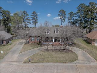 111 WOODWIND Drive, Pineville, LA 71360