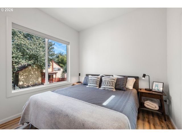 322 N IVY St, Portland, OR 97227