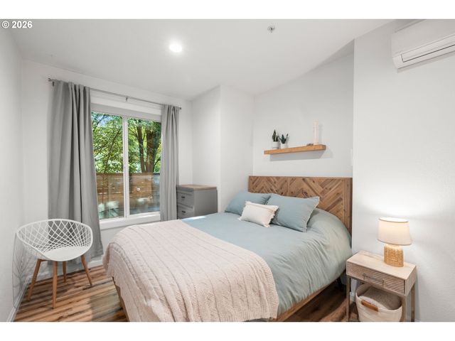 322 N IVY St, Portland, OR 97227