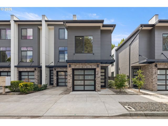 322 N IVY St, Portland, OR 97227