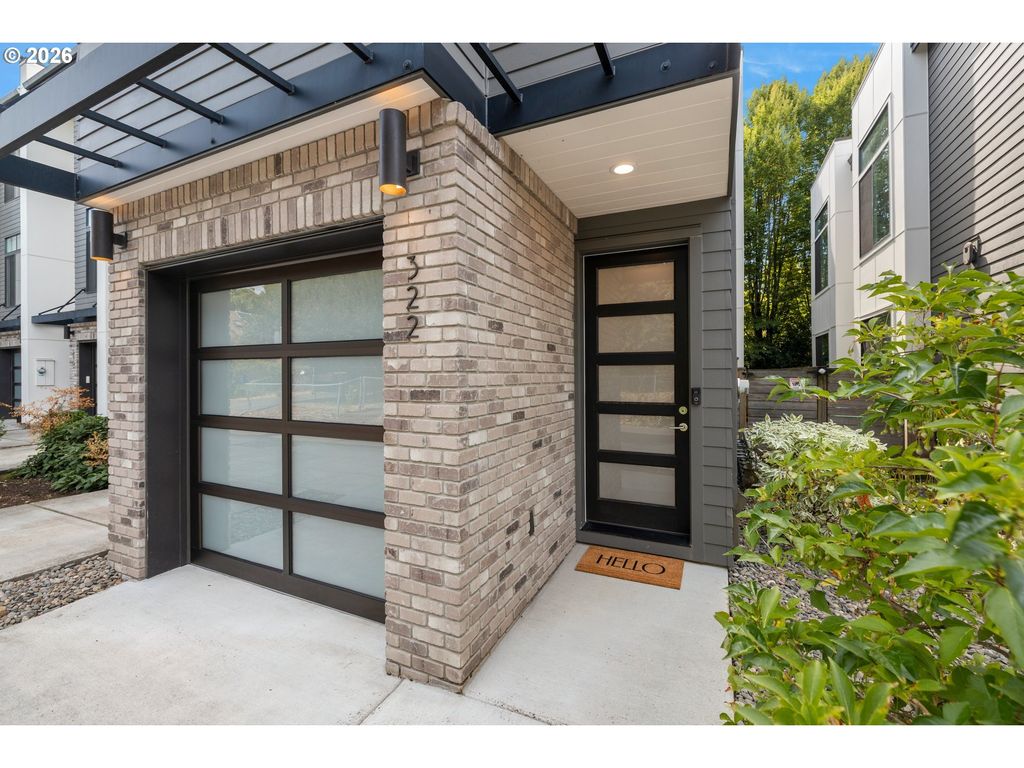322 N IVY St, Portland, OR 97227