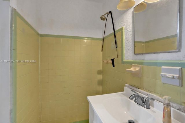 8420 Byron Ave 7, Miami Beach, FL 33141