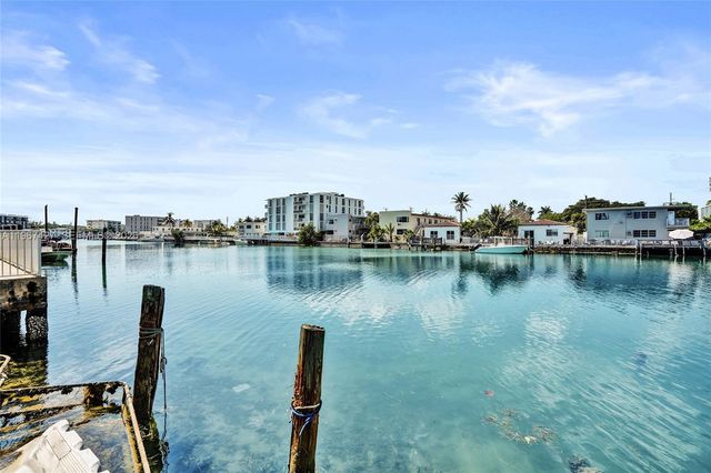 8420 Byron Ave 7, Miami Beach, FL 33141