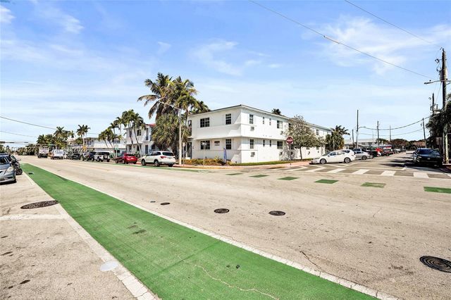 8420 Byron Ave 7, Miami Beach, FL 33141