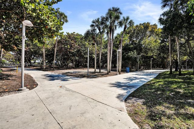 8420 Byron Ave 7, Miami Beach, FL 33141