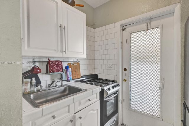 8420 Byron Ave 7, Miami Beach, FL 33141