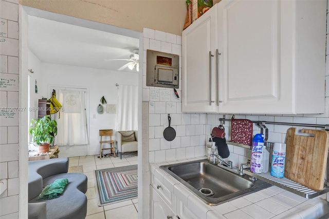 8420 Byron Ave 7, Miami Beach, FL 33141