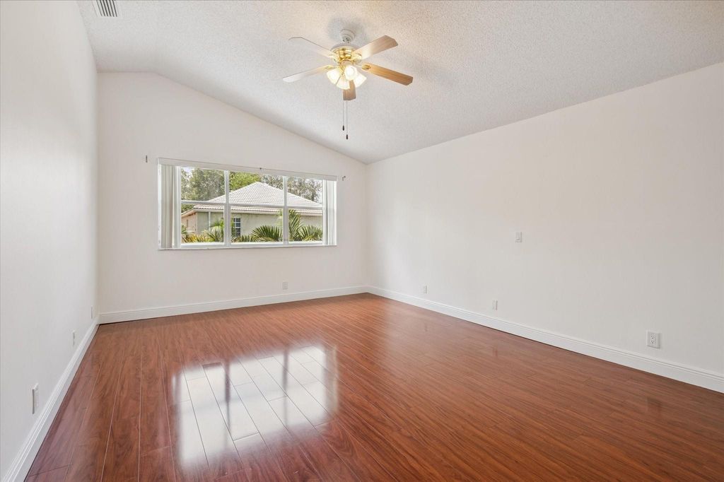 Image 16 of property listing at 6365 NW 77th Pl, Parkland, FL 33067
