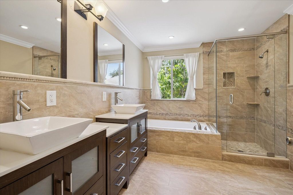 Image 17 of property listing at 6365 NW 77th Pl, Parkland, FL 33067