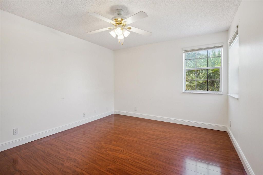 Image 21 of property listing at 6365 NW 77th Pl, Parkland, FL 33067