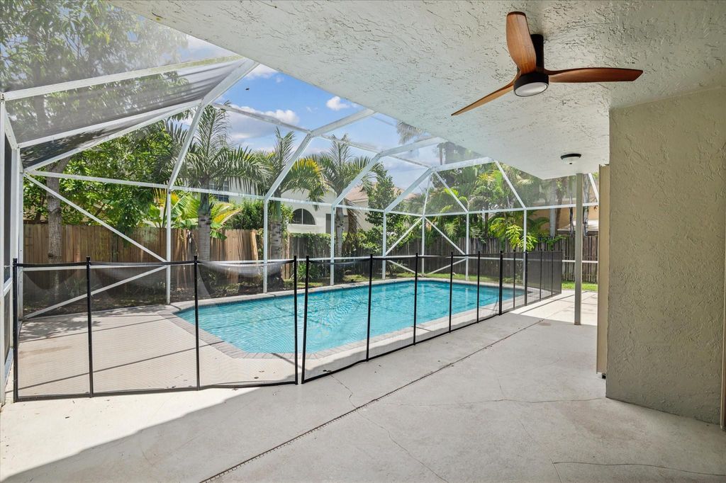 Image 26 of property listing at 6365 NW 77th Pl, Parkland, FL 33067