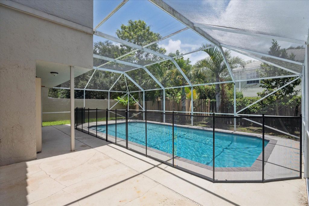 Image 28 of property listing at 6365 NW 77th Pl, Parkland, FL 33067