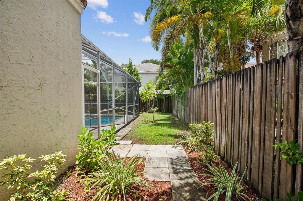 Image 31 of property listing at 6365 NW 77th Pl, Parkland, FL 33067