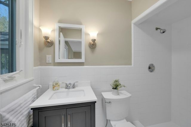 46 Chestnut Hill Pl, Glen Ridge Boro Twp., NJ 07028