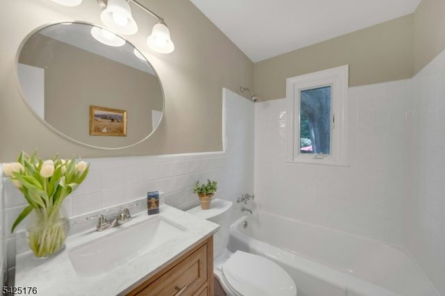 46 Chestnut Hill Pl, Glen Ridge Boro Twp., NJ 07028
