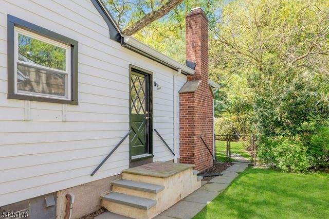 46 Chestnut Hill Pl, Glen Ridge Boro Twp., NJ 07028