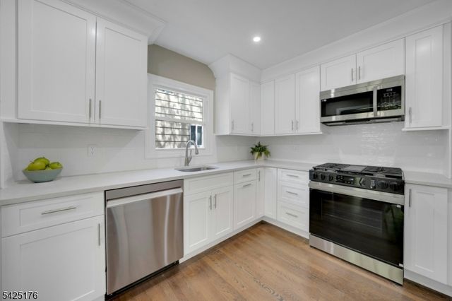 46 Chestnut Hill Pl, Glen Ridge Boro Twp., NJ 07028