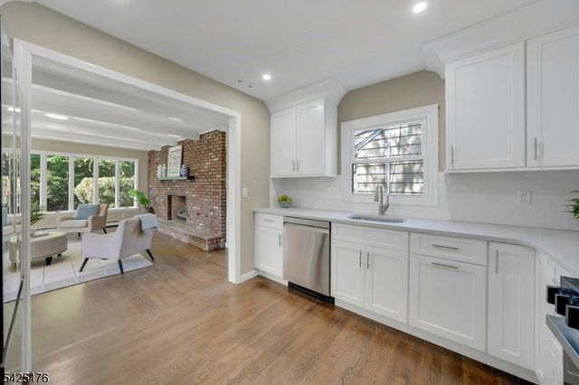 46 Chestnut Hill Pl, Glen Ridge Boro Twp., NJ 07028